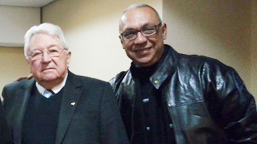 Presidente da Seguradora JMALUCELLI , Dr. João Possiede e o Presidente do clube Fausto Dorea