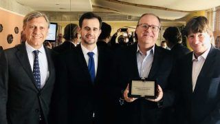 Roberto Santos recebe homenagem