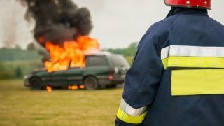 Golpe do Seguro: pena e prisão para motorista que bateu e incendiou carro de propósito